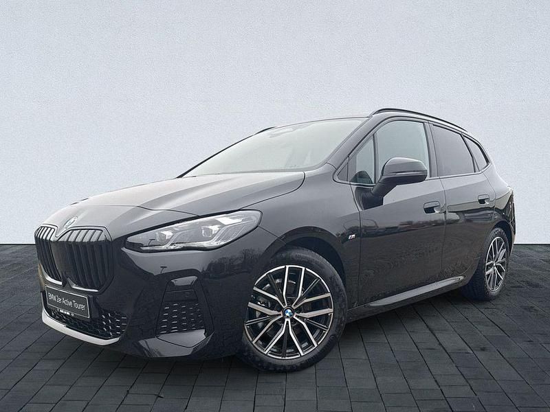 Schwarz Gebraucht 2025 BMW 218 Active Tourer Performance Van / Kleinbus | 38.790 € (Etwas zu teuer) - Bild 1/4
