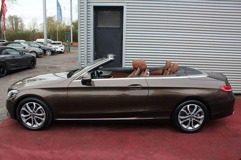 Gebraucht Mercedes C180 156 PS (114 kW) 2018 Braun (metallic) Cabrio