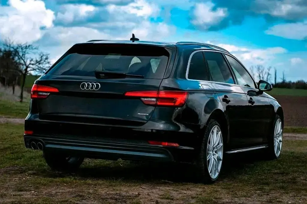 Gebraucht Audi A4 190 PS (139 kW) 2016 Schwarz Kombi