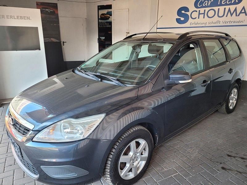 Gebraucht Ford Focus 109 PS (80 kW) 2011 Grau Kombi