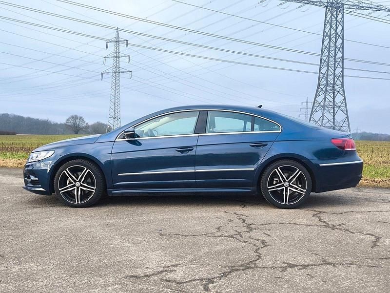 Gebraucht VW Passat R-line 177 PS (130 kW) 2015 Blau Coupé