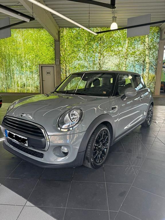 Grau Gebraucht 2018 Mini ONE Kleinwagen | 12.900 € (Guter Preis) - Bild 1/4