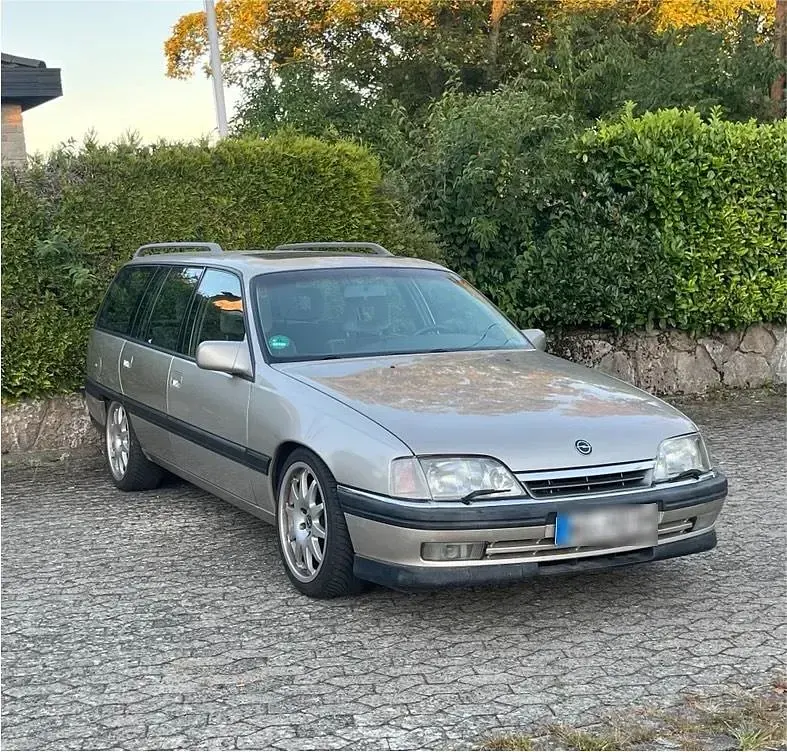 Second-hand Opel Omega 200 CP (147 kW) 1991 Auriu Break
