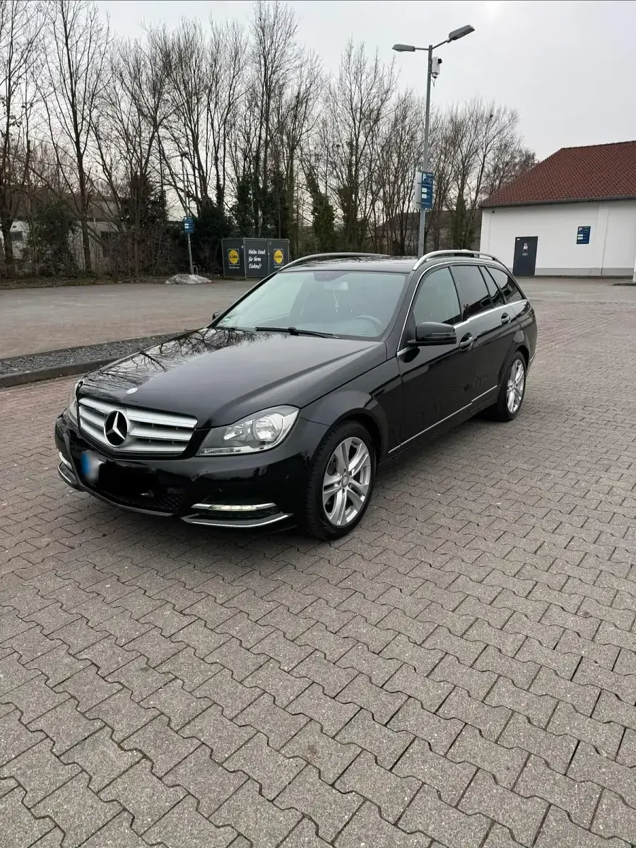 Gebraucht Mercedes C180 156 PS (114 kW) 2014 Schwarz Kombi