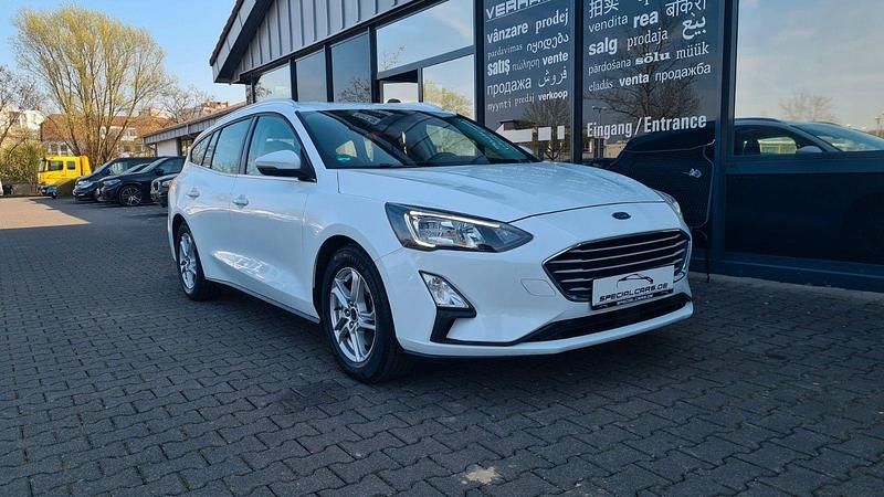 Gebraucht Ford Focus Cool & Connect 125 PS (91 kW) 2020 Weiß Kombi