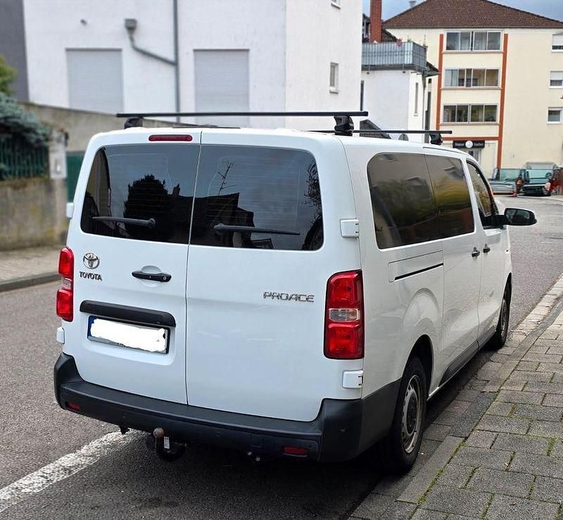 Gebraucht Toyota Proace 166 PS (122 kW) 2020 Weiß Van / Kleinbus