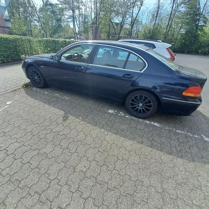 Gebraucht BMW 730L 231 PS (169 kW) 2005 Blau Limousine