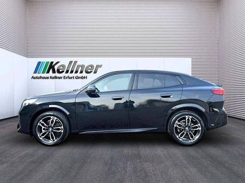 Gebraucht BMW X2 M Sport 156 PS (114 kW) 2025 Saphirschwarz SUV