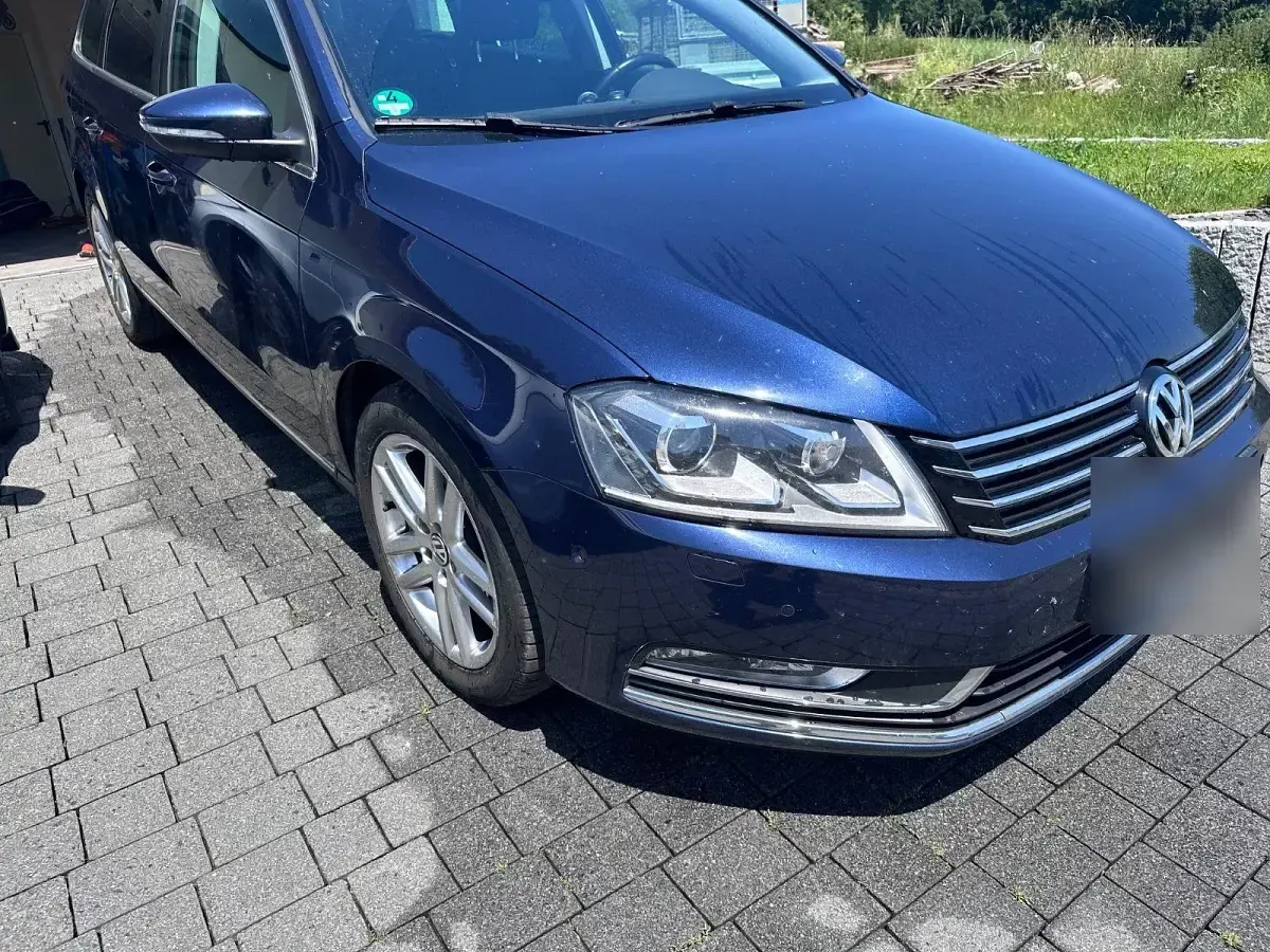 Gebraucht VW Passat Highline 140 PS (102 kW) 2011 Blau Kombi