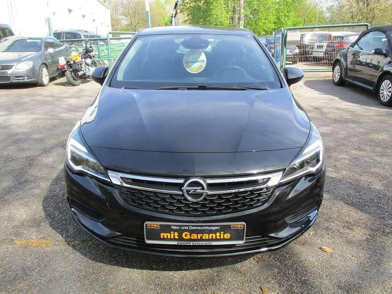 Gebraucht Opel Astra Edition 101 PS (74 kW) 2016 Schwarz Kleinwagen