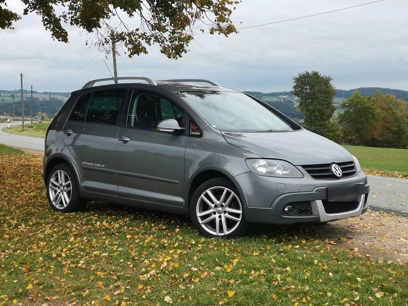 Second-hand VW Golf VI 105 CP (77 kW) 2008 Argintiu Hatchback