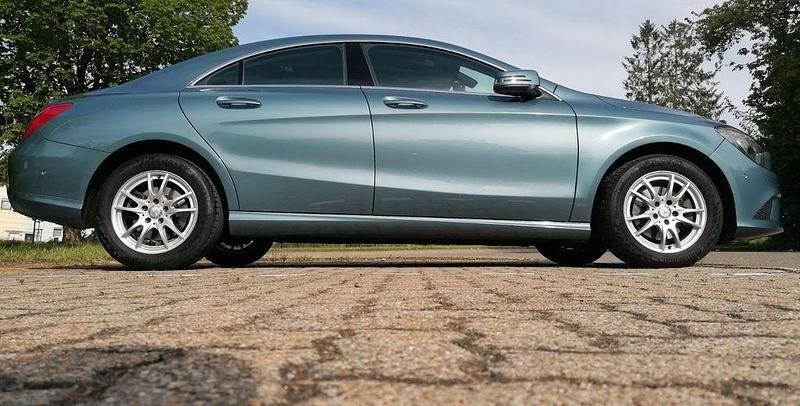 Gebraucht Mercedes CLA180 122 PS (89 kW) 2013 Blau Limousine