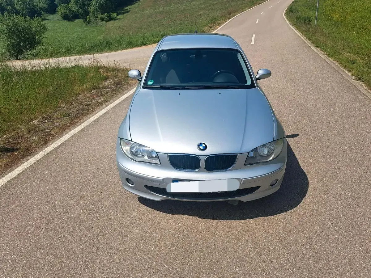 Usata BMW 118 122 CV (89 kW) 2006 Argento Utilitaria