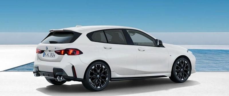 Neu BMW M135 Performance 300 PS (220 kW) 2026 Weiß Kleinwagen