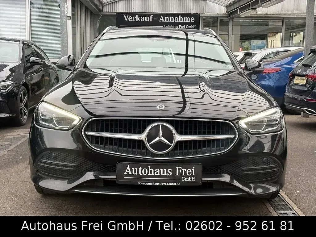 Gebraucht Mercedes C200 Avantgarde 184 PS (135 kW) 2022 Schwarz Kombi