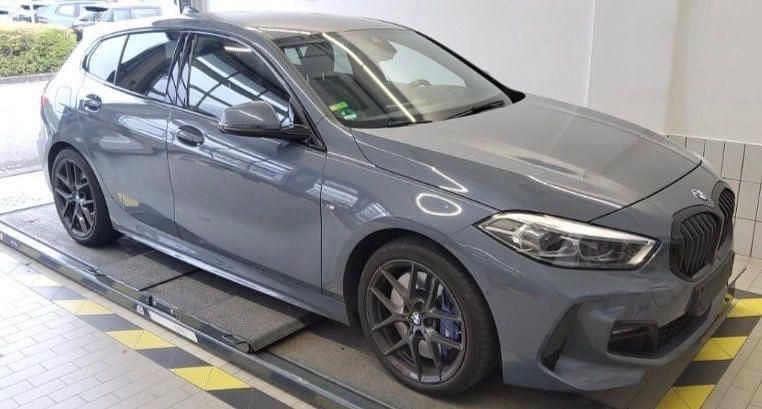 Grau Gebraucht 2020 BMW 120 M Sport Kleinwagen | 24.399 € (Fairer Preis) - Bild 1/4