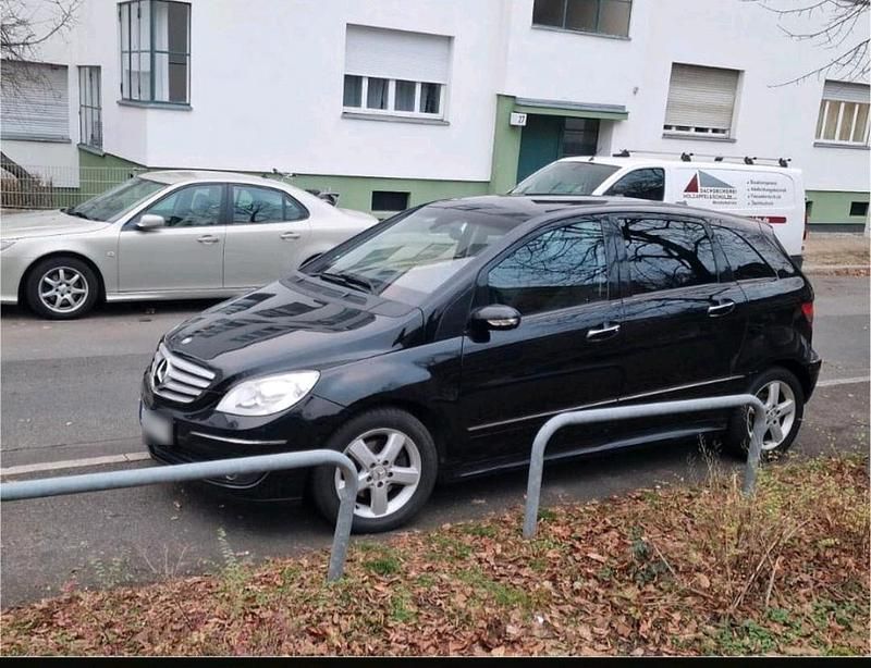 Gebraucht Mercedes B200 140 PS (102 kW) 2005 Schwarz Van / Kleinbus