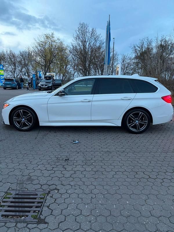 Gebraucht BMW 318 150 PS (110 kW) 2015 Weiß Kombi