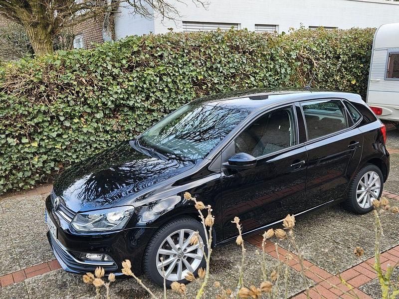 Gebraucht VW Polo Highline 90 PS (66 kW) 2015 Schwarz Limousine