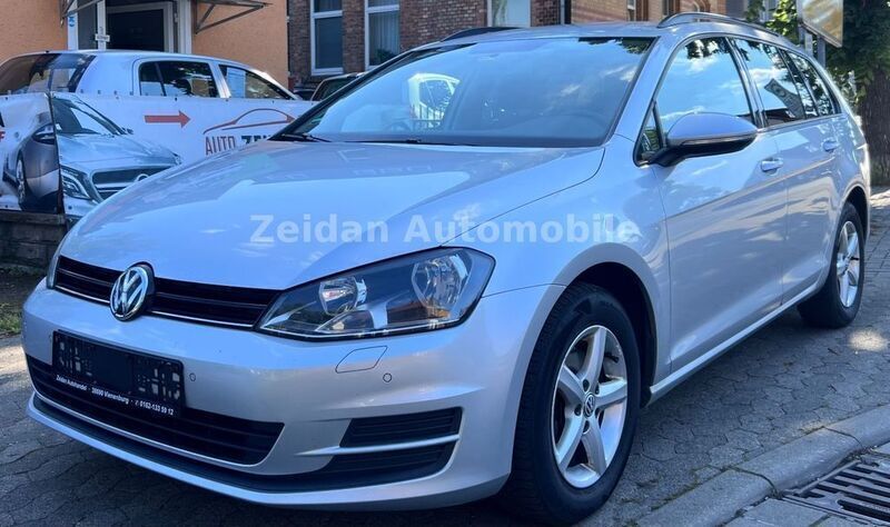 Silber Gebraucht 2015 VW Golf VII Comfortline Kombi | 5.799 € (Superpreis) - Bild 1/4