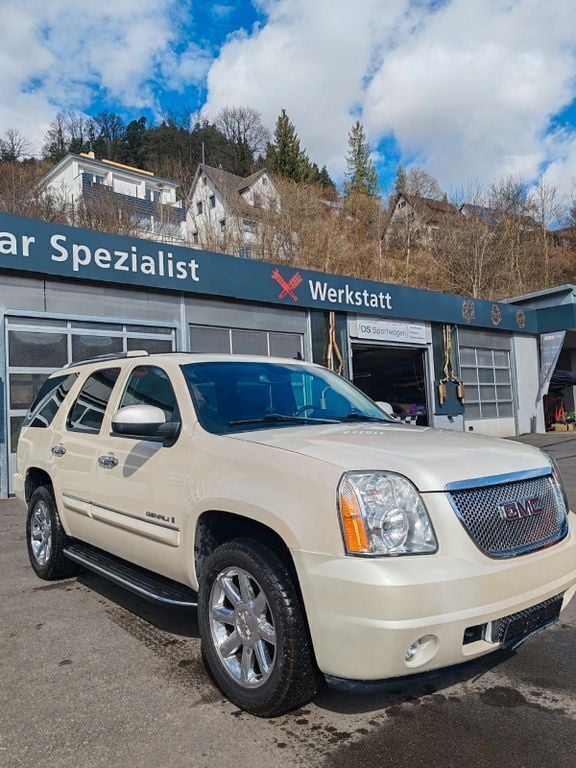 Beige Gebraucht 2009 GMC Yukon SUV | 13.000 € - Bild 1/4