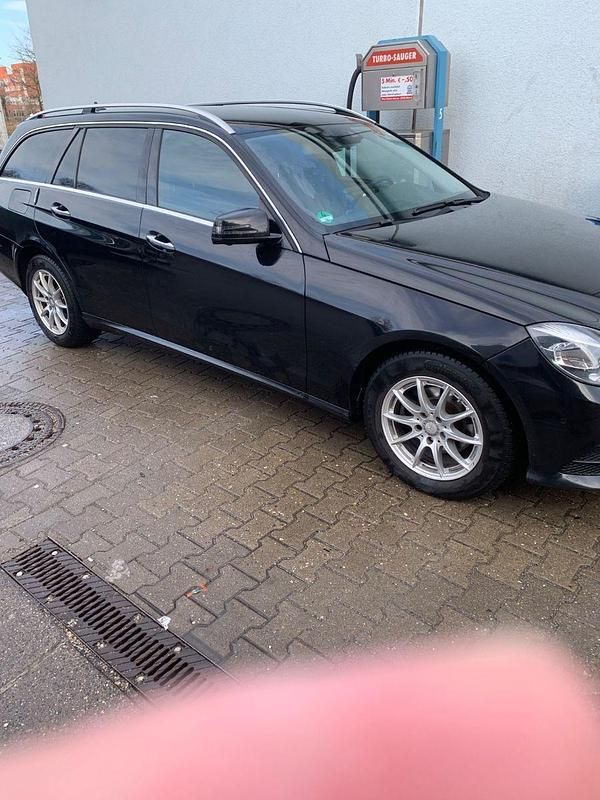 Gebraucht Mercedes E220 Edition 170 PS (125 kW) 2015 Schwarz Kombi