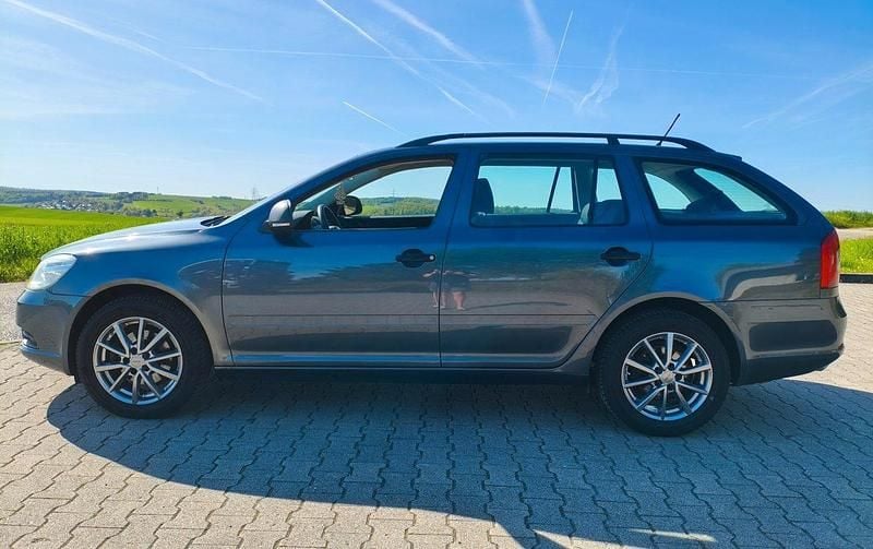 Second-hand Skoda Octavia 122 CP (89 kW) 2011 Gri Break