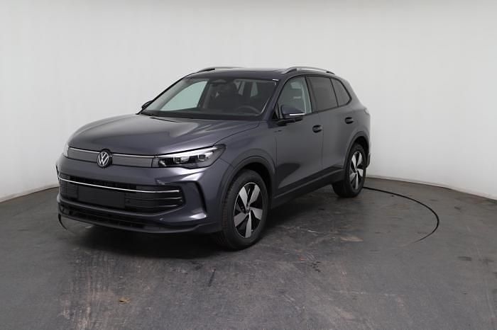 Neu VW Tiguan 150 PS (110 kW) 2025 Grau, delfingrau SUV
