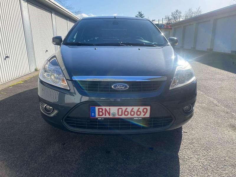 Gebraucht Ford Focus Style 101 PS (74 kW) 2008 Royalgrau met. Kleinwagen