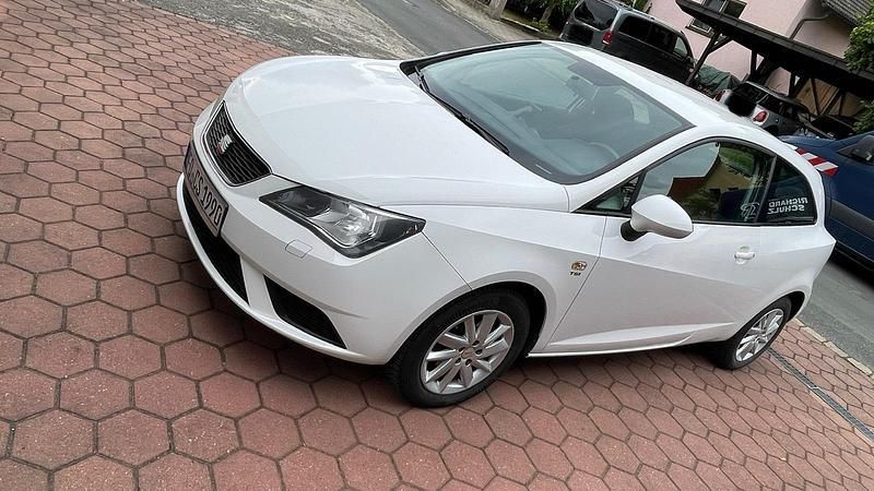 Weiß Gebraucht 2013 Seat Ibiza Style Kleinwagen | 4.900 € (Fairer Preis) - Bild 1/4