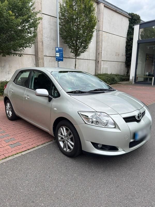 Gebraucht Toyota Auris Team 124 PS (91 kW) 2008 Andere farben Limousine