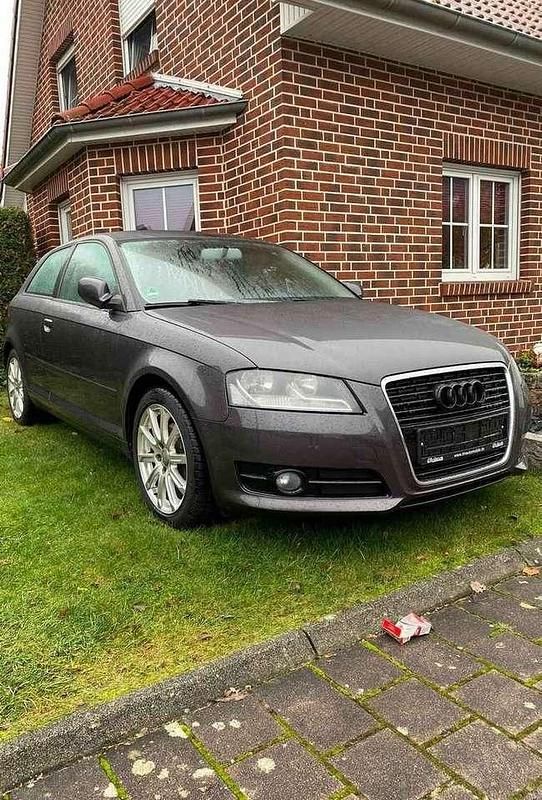 Violett Gebraucht 2011 Audi A3 Ambition Limousine | 4.350 € (Superpreis) - Bild 1/4