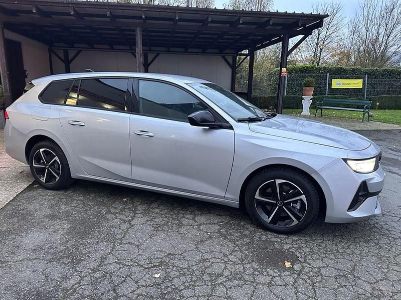 Gebraucht Opel Astra 131 PS (96 kW) 2024 Silber Kombi