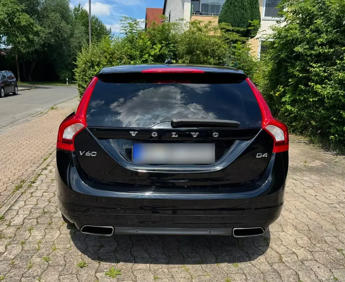 Gebraucht Volvo V60 Kinetic 181 PS (133 kW) 2014 Schwarz Kombi