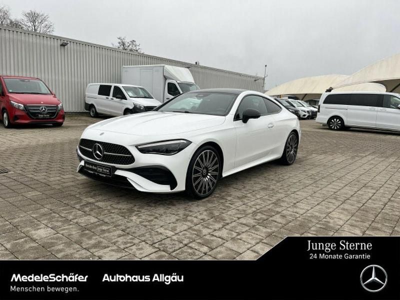 Manufaktur lack manufaktur opalithweiß b (metallic) Gebraucht 2024 Mercedes 220 AMG Coupé | 51.960 € (Etwas zu teuer) - Bild 1/4