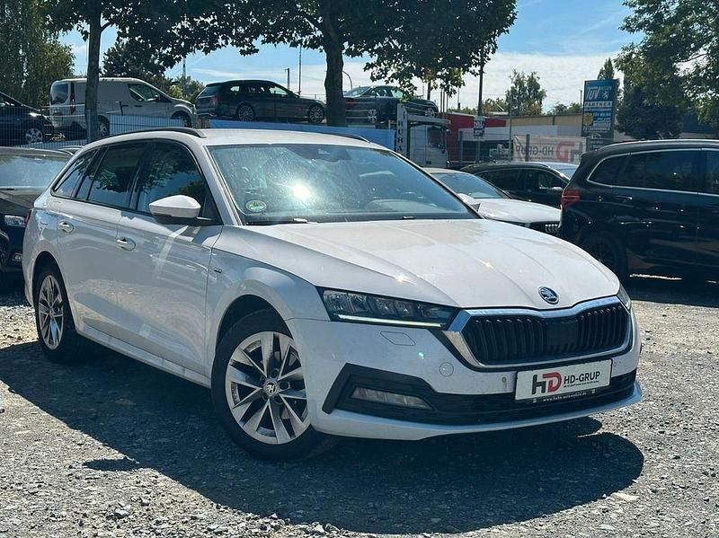Gebraucht Skoda Octavia Clever 116 PS (85 kW) 2022 Weiß Kombi