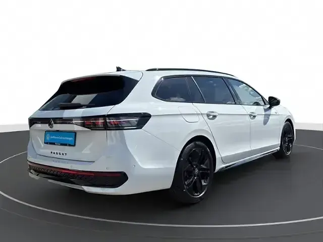 Gebraucht VW Passat R-line 150 PS (110 kW) 2025 Weiß Kombi