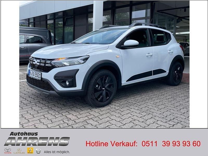 Weiß Gebraucht 2025 Dacia Sandero Expression Kleinwagen | 18.290 € (Fairer Preis) - Bild 1/4