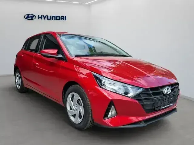 Gebraucht Hyundai i20 Select 84 PS (61 kW) 2022 Dragon red Kleinwagen