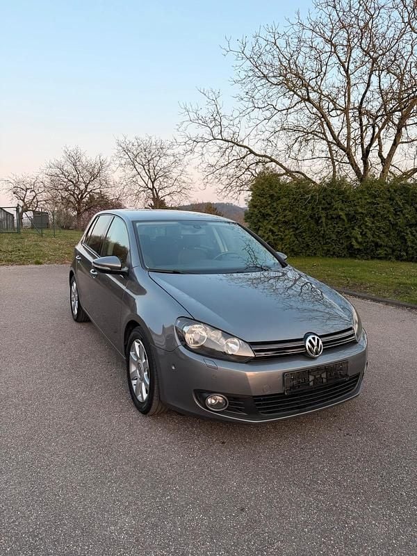 Gebraucht VW Golf VI Team 105 PS (77 kW) 2010 Grau Kleinwagen