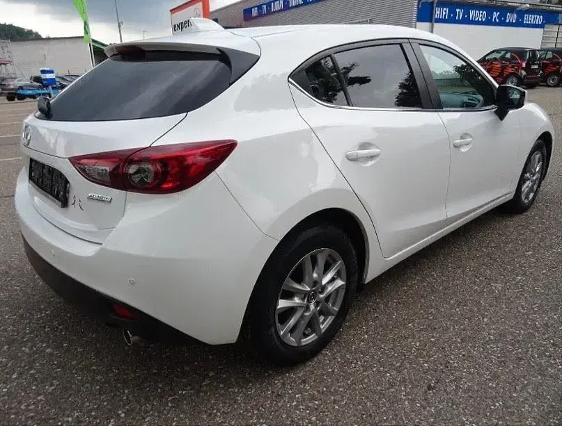 Second-hand Mazda 3 Center-Line 150 CP (110 kW) 2015 Alb Berlinǎ
