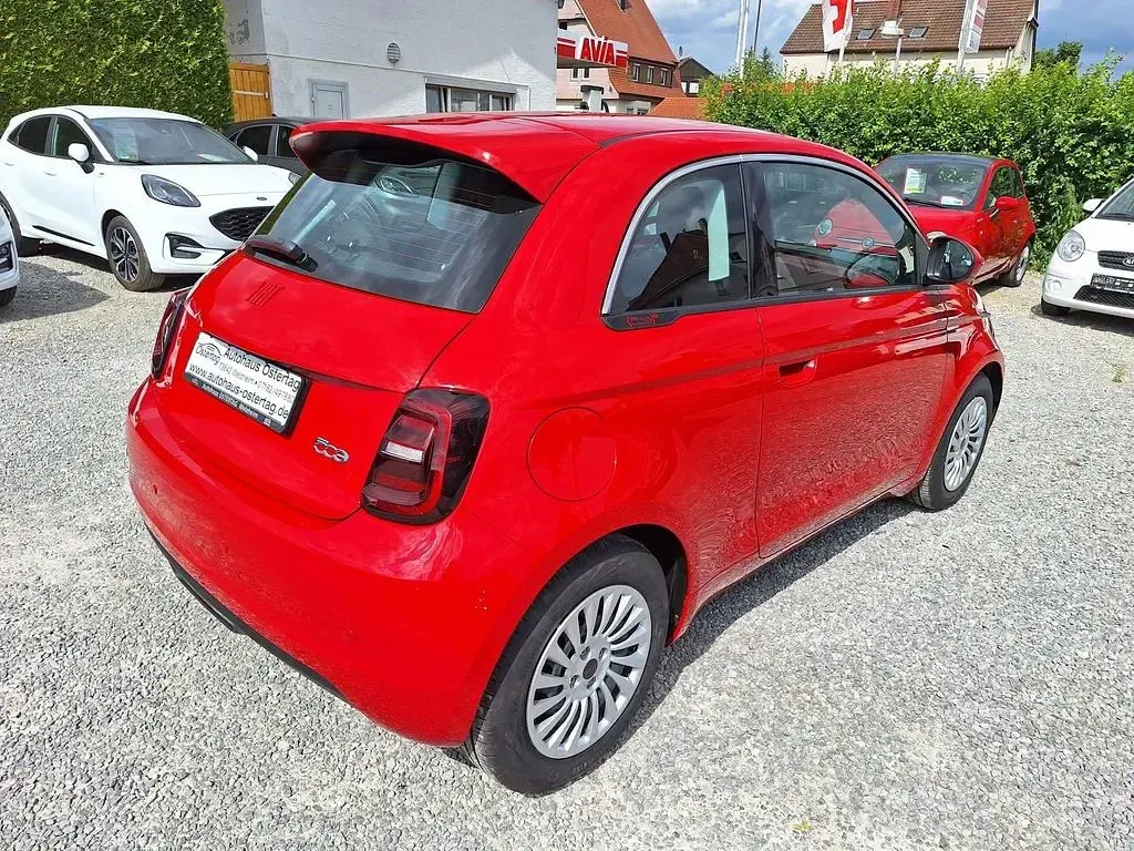 Gebraucht Fiat 500e Red 69 kW (95 PS) 2023 Rot Kleinwagen