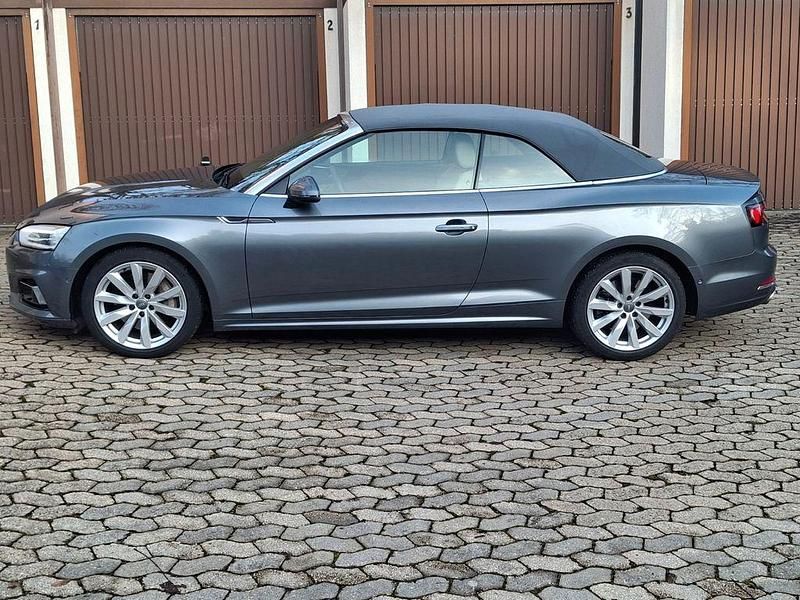 Grau Gebraucht 2018 Audi A5 Cabriolet Design Cabrio | 31.900 € (Fairer Preis) - Bild 1/4