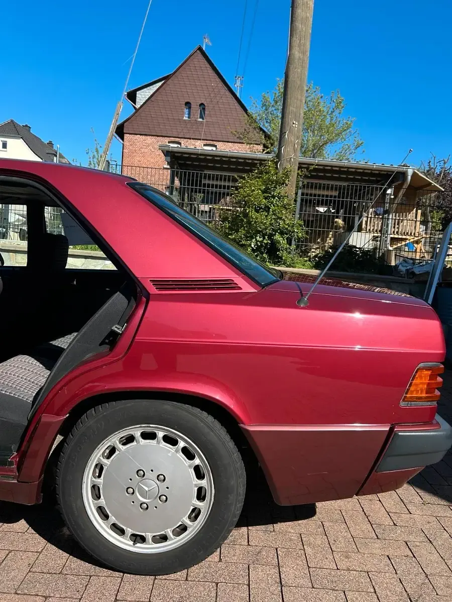 Usata Mercedes 190 120 CV (88 kW) 1989 Berlina