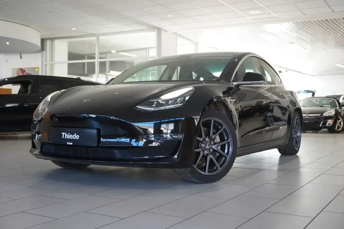 Usata Tesla Model 3 366 kW (498 CV) 2019 Nero Berlina