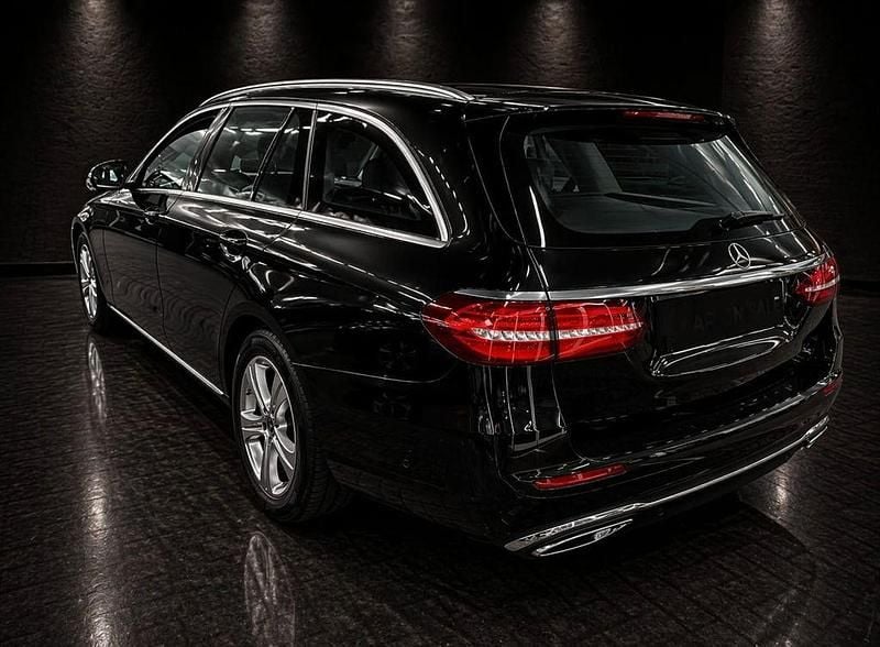 Second-hand Mercedes E220 194 CP (142 kW) 2018 Negru Berlinǎ