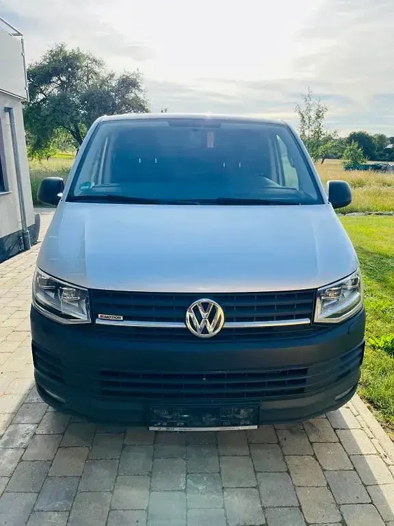 Gebraucht VW Transporter 150 PS (110 kW) 2019 Silber Van