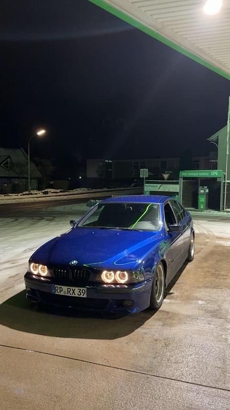 Blau Gebraucht 1999 BMW 528 M Sport Limousine | 8.999 € (Teuer) - Bild 1/4