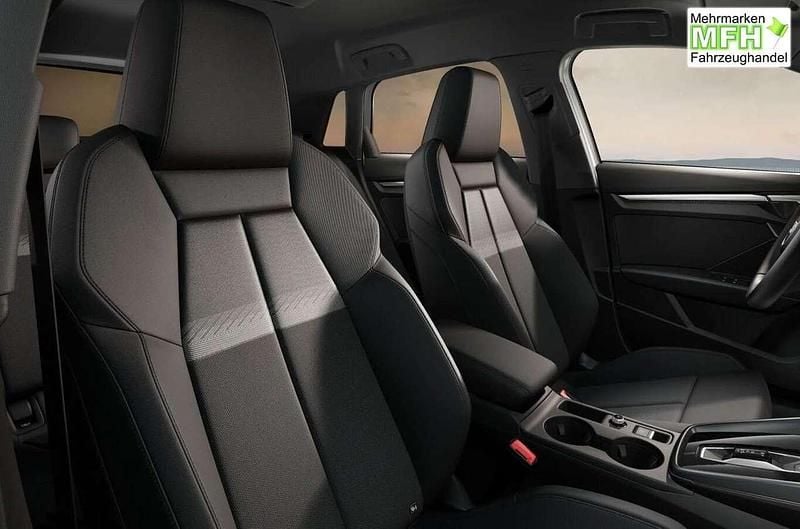 Neu Audi A3 204 PS (150 kW) 2025 Navarrablau metallic SUV