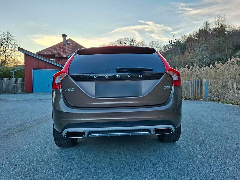 Gebraucht Volvo V60 CC 150 PS (110 kW) 2016 Braun Kombi